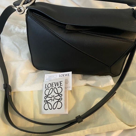 ✨SOLD✨ 100% AUTHENTIC LOEWE SMALL PUZZLE BAG - Picture 4 of 8